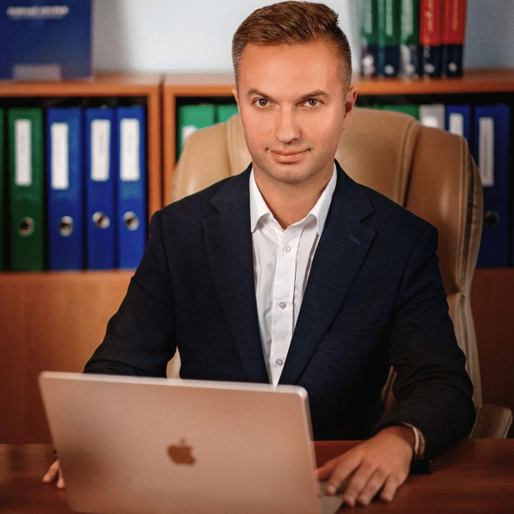 Porady prawne online – Radca prawny Tomasz Stupak. Szybka i profesjonalna pomoc prawna bez wychodzenia z domu. Zapraszam do kontaktu!